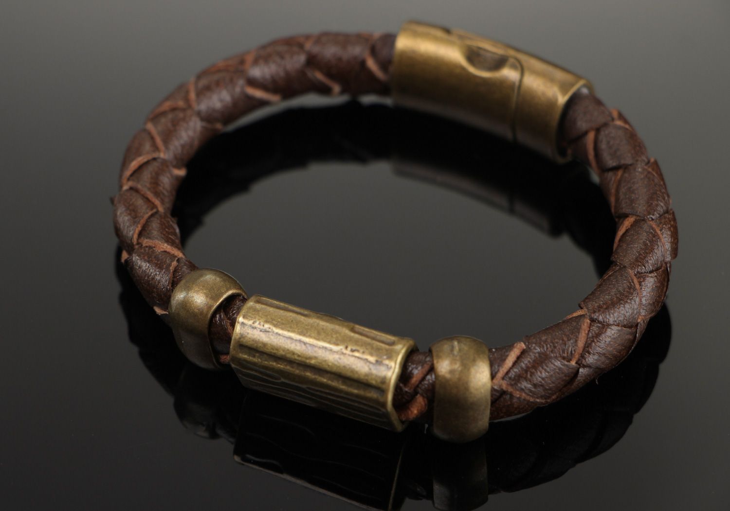 Bracelet fait main de vrai cuir avec pendeloque de métal bijou unisexe photo 1