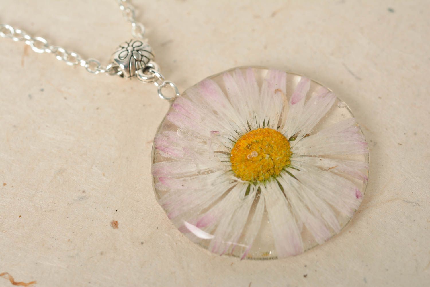 Pendant on long chain with chamomile in epoxy resin handicraft summer accessory photo 4
