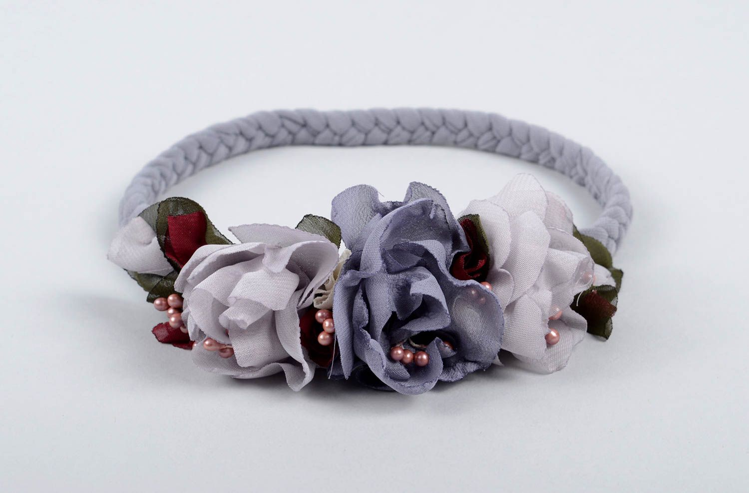 Haarschmuck Blüte handgemacht Haarband Blumen Accessoire für Haare grau foto 1
