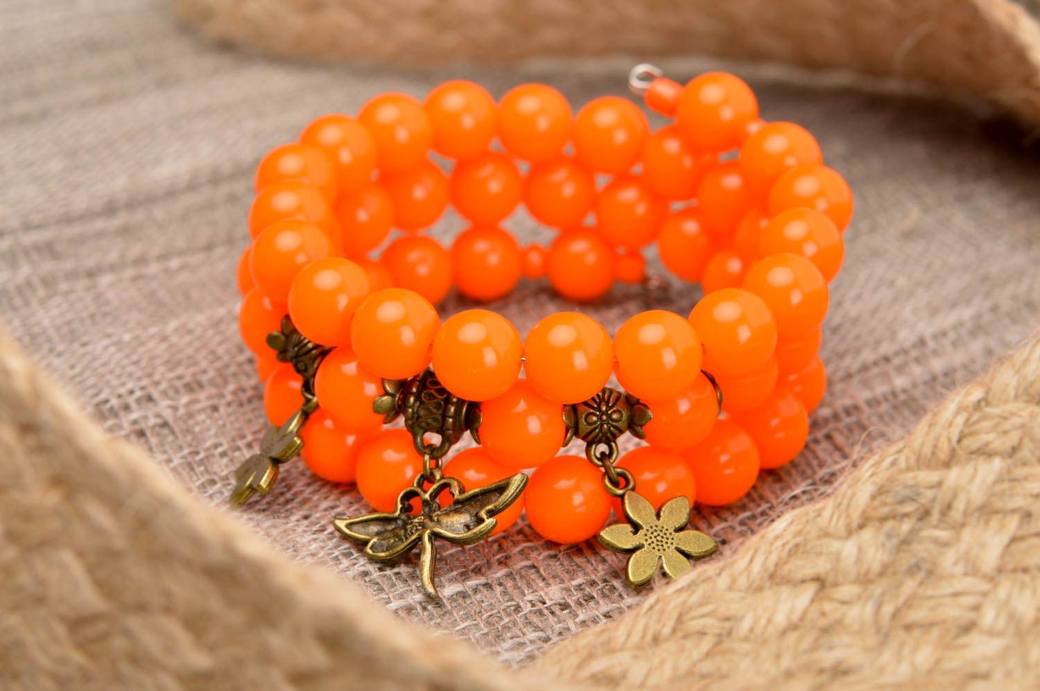 Bracelet perles acryliques Bijou fait main Accessoire femme orange fil à mémoire photo 1