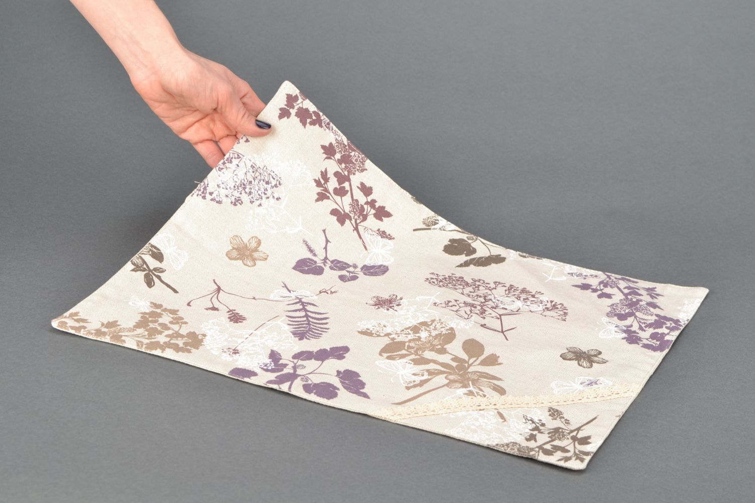 Serviette de table en tissu de coton et polyamide avec dentelle faite main photo 2
