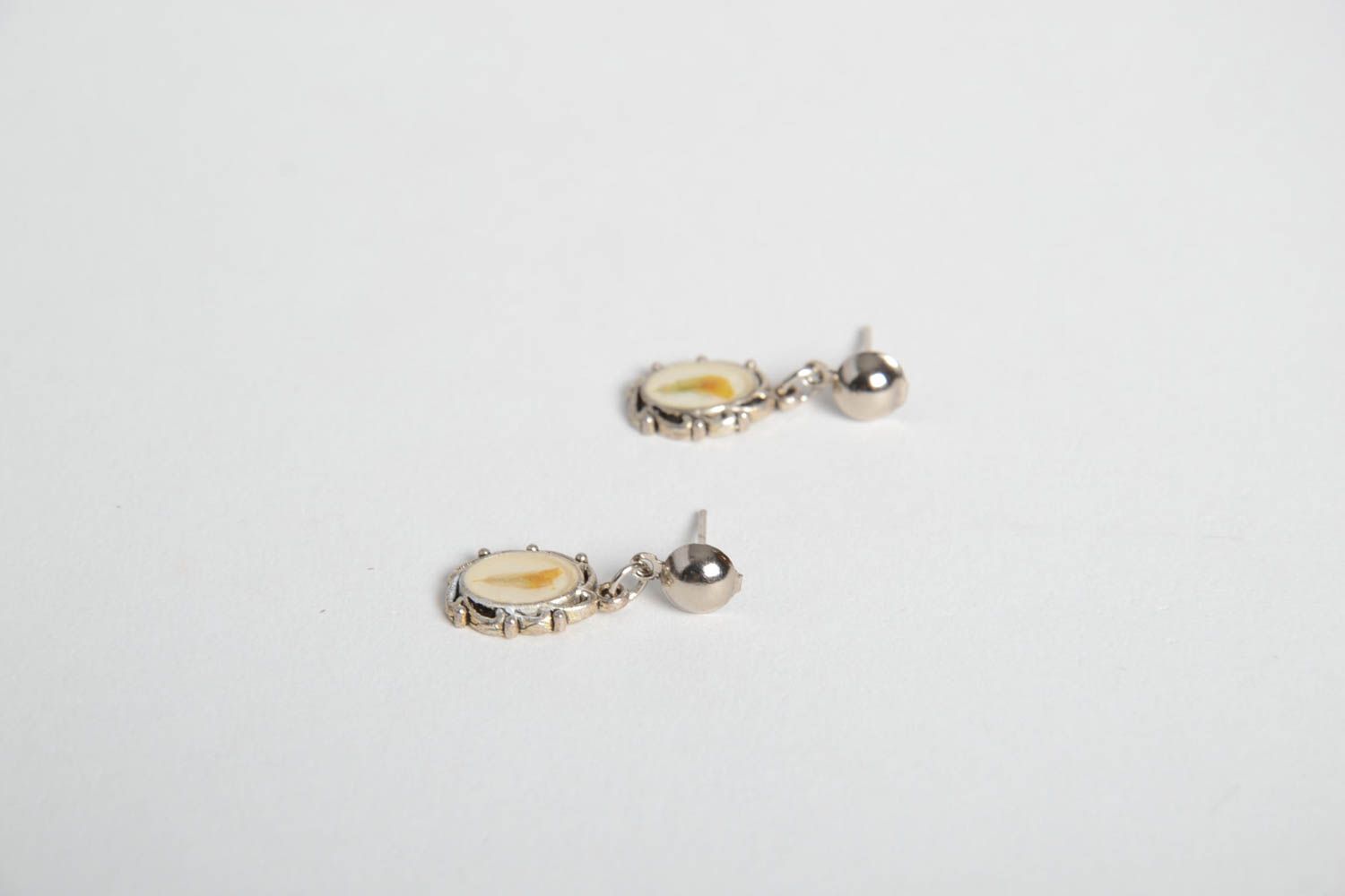 Handmade beautiful earrings designer dry flower earrings cute botanical jewelry photo 4