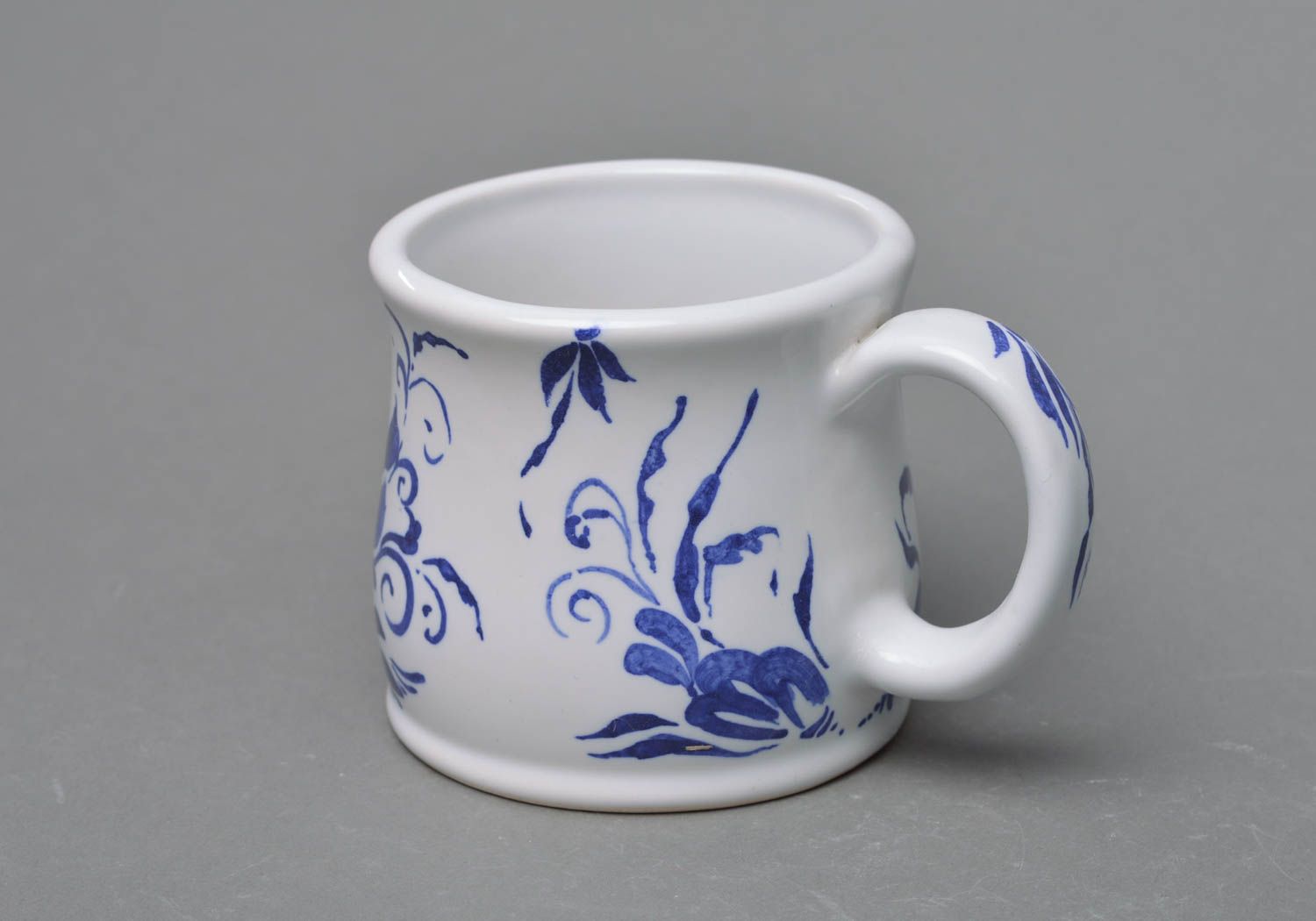 Porcelain medium coffee white 5 oz cup for tea with blue ink floral pattern and handle photo 2