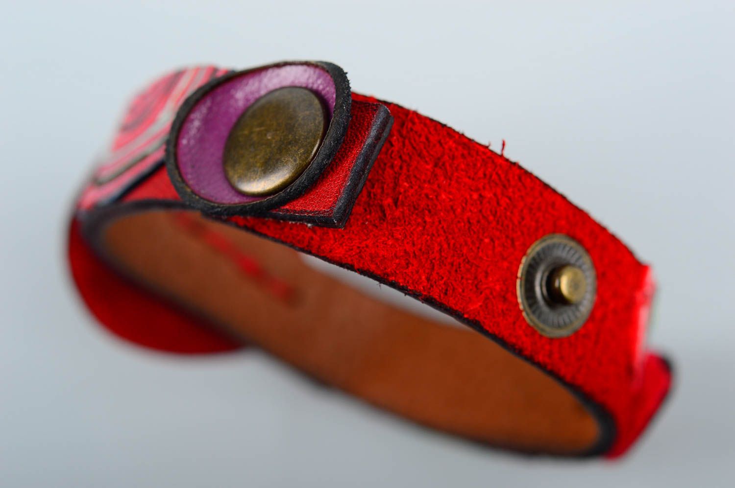 Bracelet en cuir rouge Bijou fait main design original Cadeau pour femme photo 5