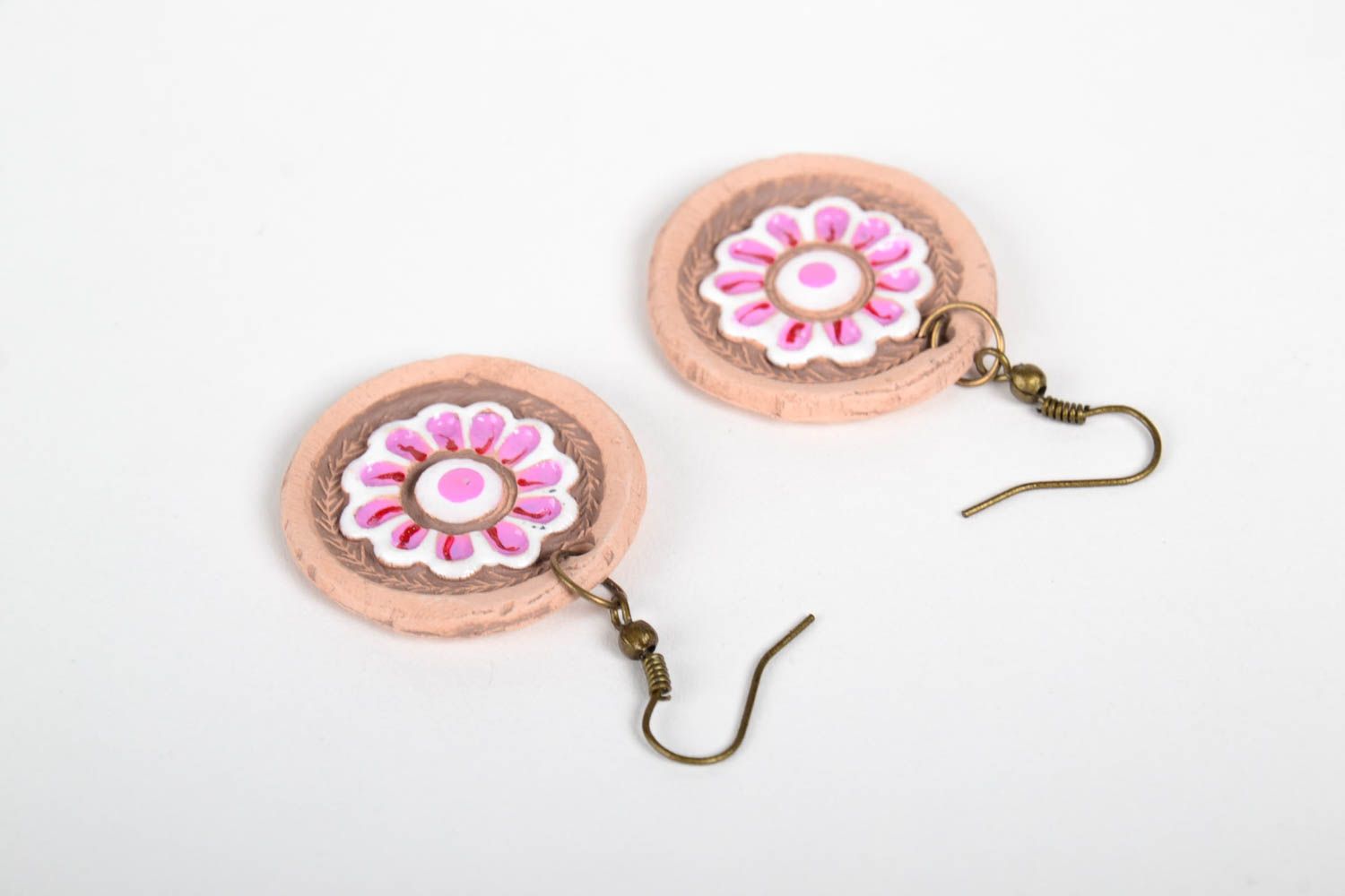 Цветочные серьги ручной работы авторское украшение керамические серьги фото 4