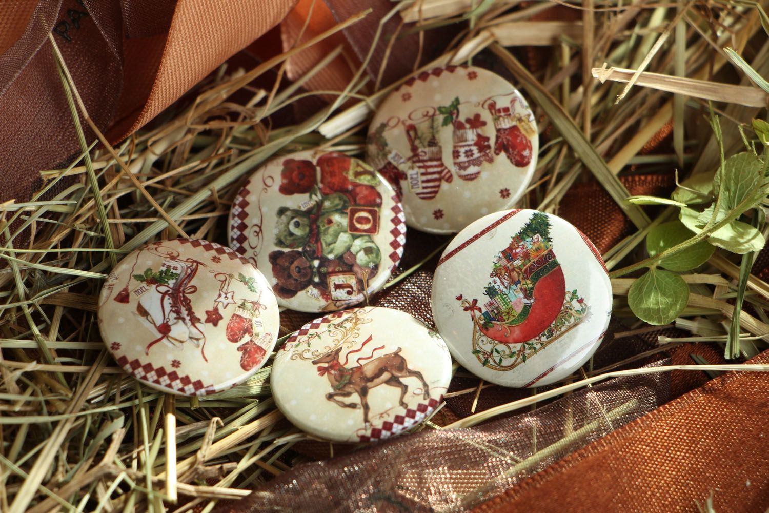 Épinglettes de Noël faites à la main originales belles rondes 6 pièces photo 4