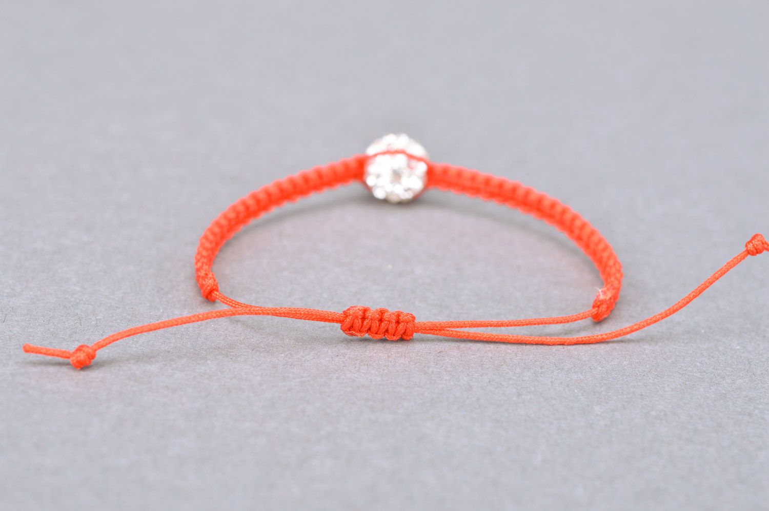 Bracelet tressé de fils orange et perle blanche fantaisie bijou fait main photo 5