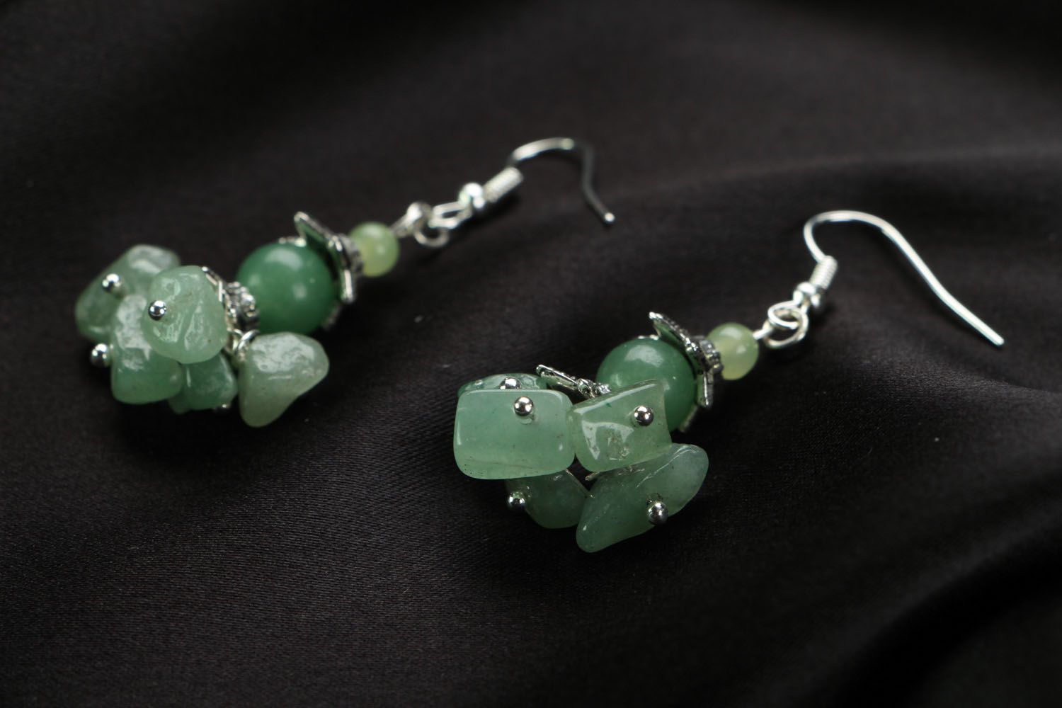 Brincos artesanais de jade  foto 2