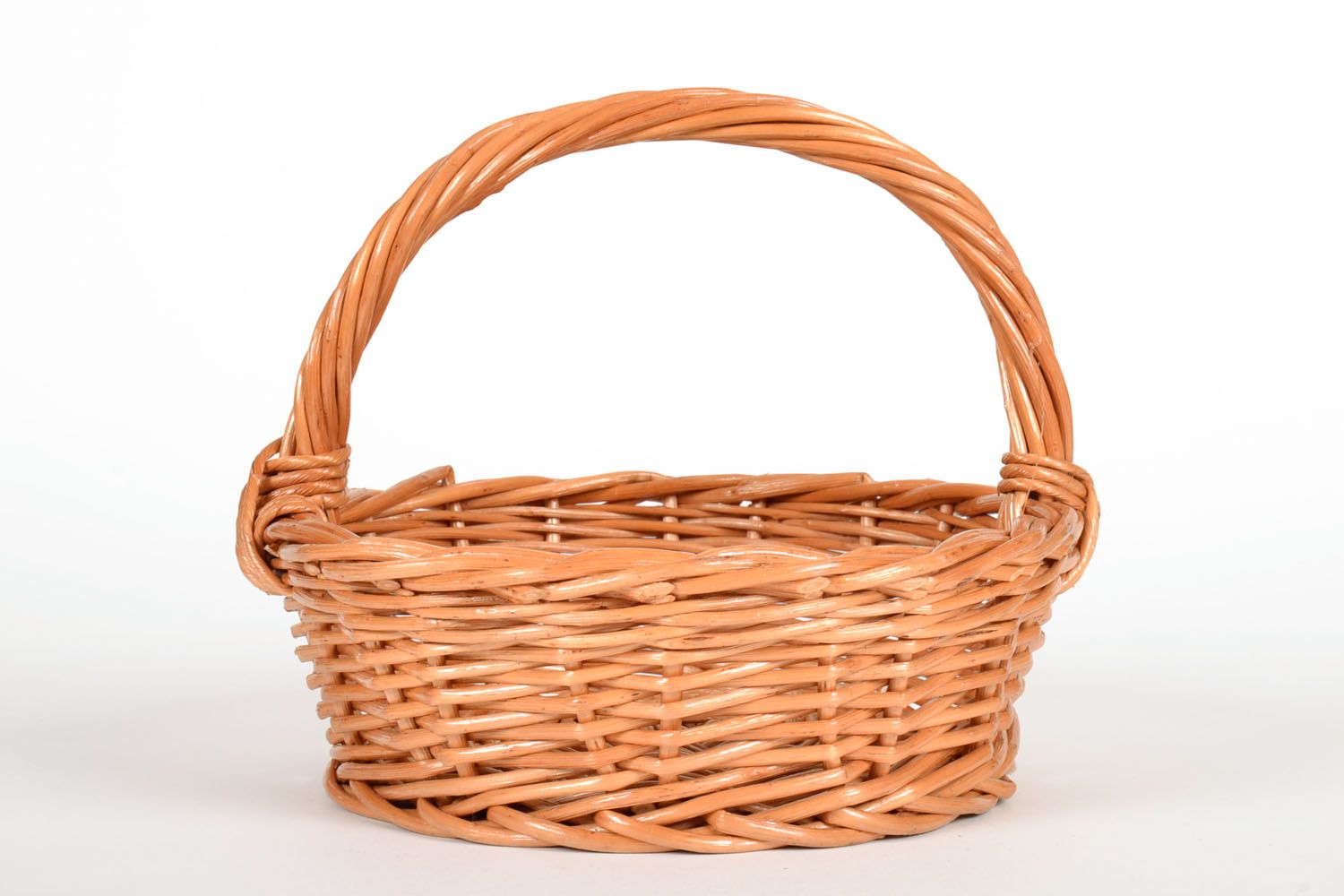 Willow basket with a handle photo 2
