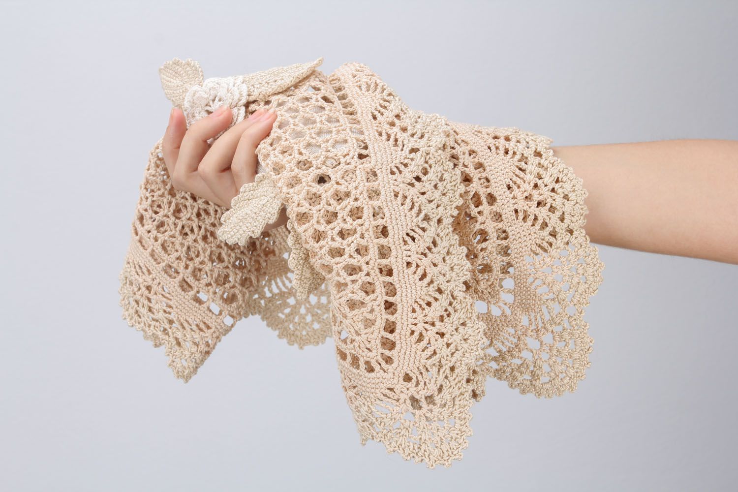 Serviette décorative tricotée au crochet en coton photo 2