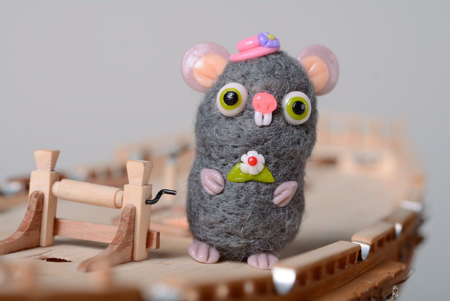 Handmade miniature felted wool toy mouse photo 1