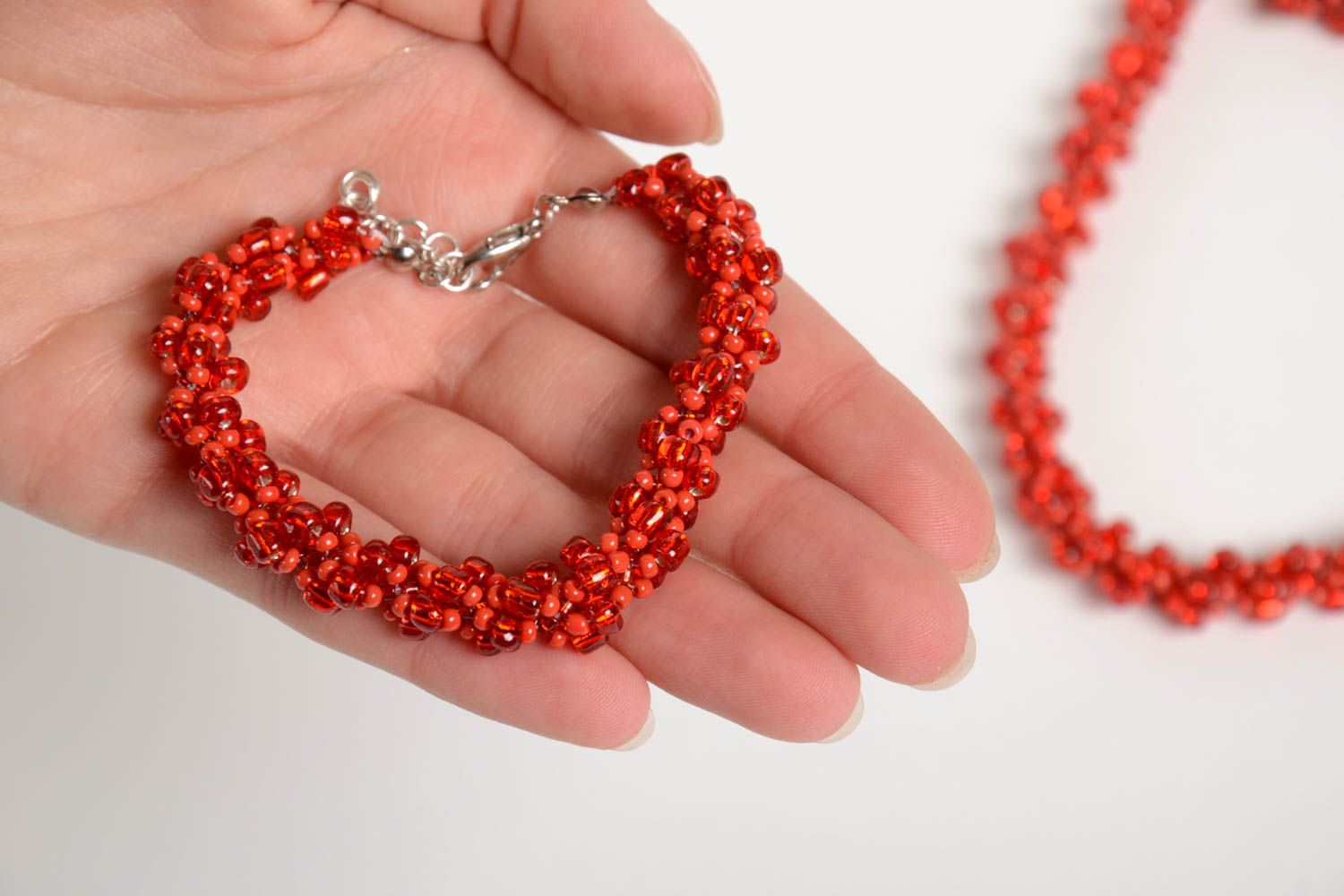 Parure collier bracelet Bijoux faits main rouges perles de rocaille Cadeau femme photo 2