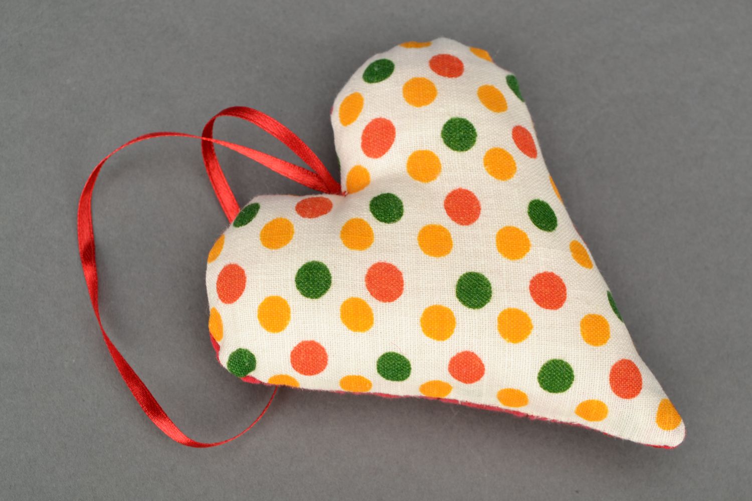 Polka dot fabric heart with eyelet photo 3