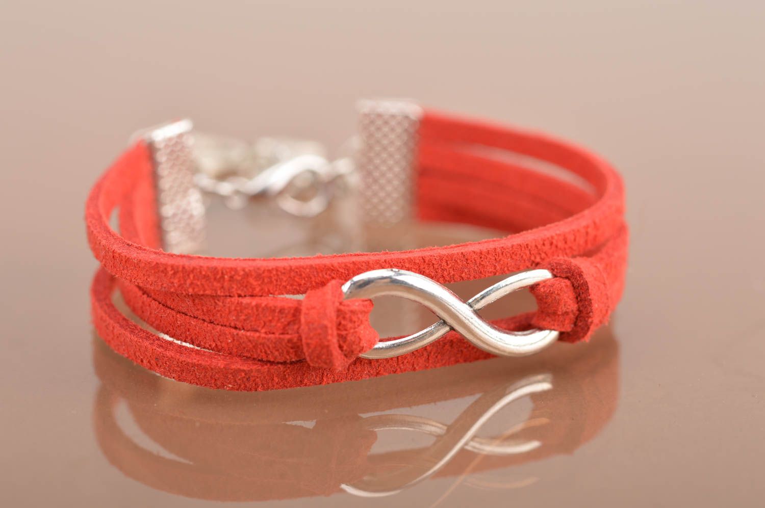 Bracelet daim rouge Bijou fait main avec infini en métal Cadeau original photo 2