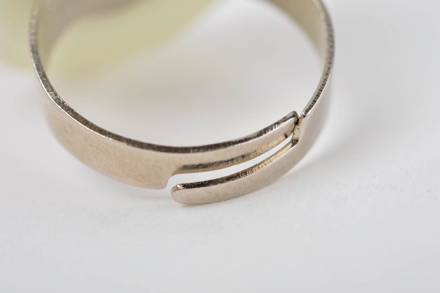 Handmade Glas Ring in Weiß Damen Modeschmuck Accessoire für Frauen zart foto 3