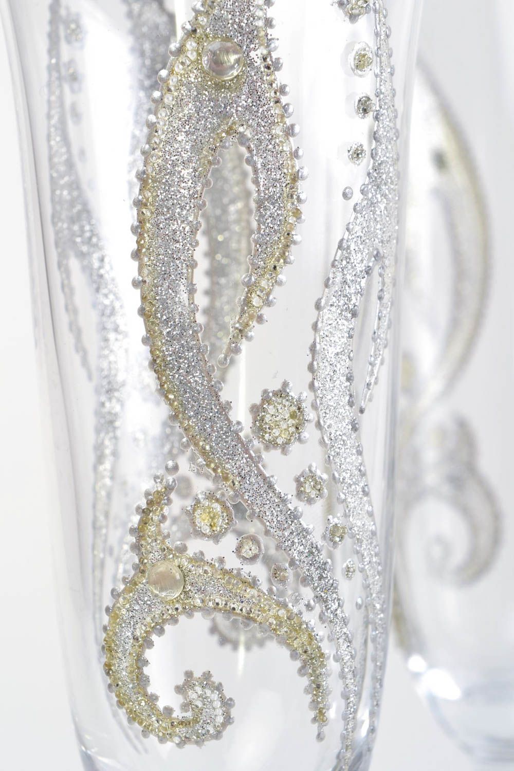 Handmade designer decorative wedding champagne glasses with acrylic painting photo 5