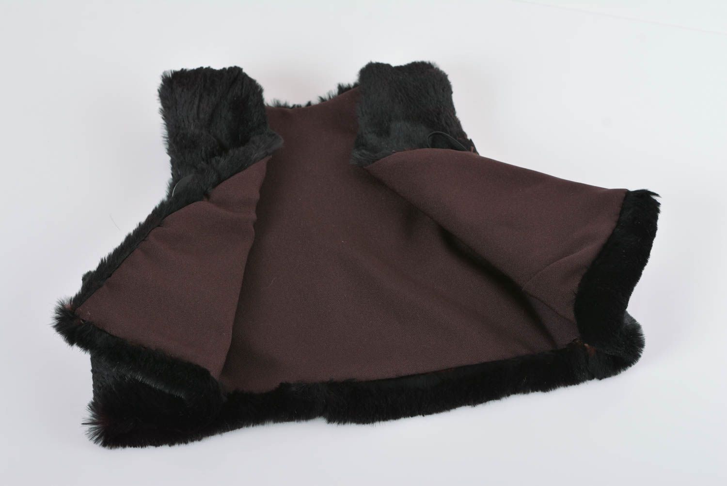 Chaleco de piel artificial artesanal infantil negro original cálido bonito foto 4