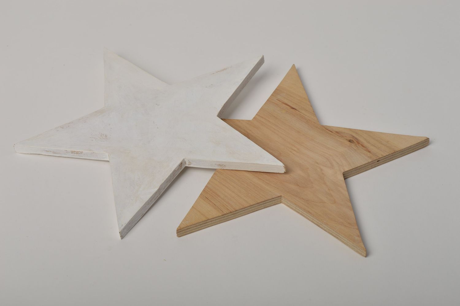 Figuras para decorar artesanales estrellas de madera decoración navideña foto 3
