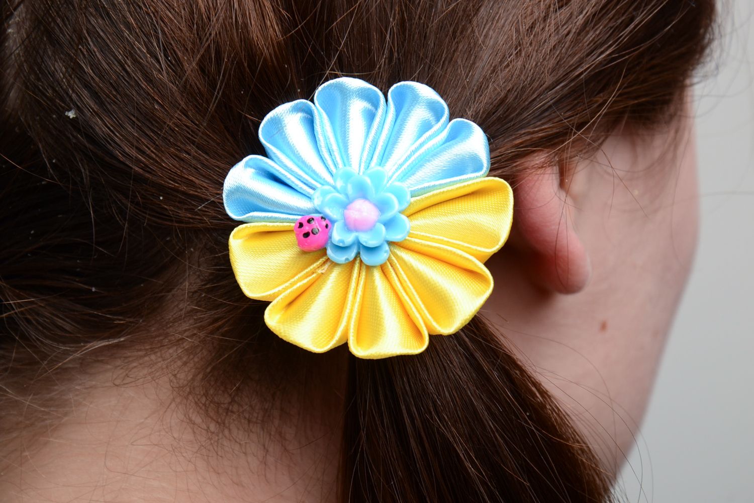 Yellow and blue kanzashi flower hair tie photo 5