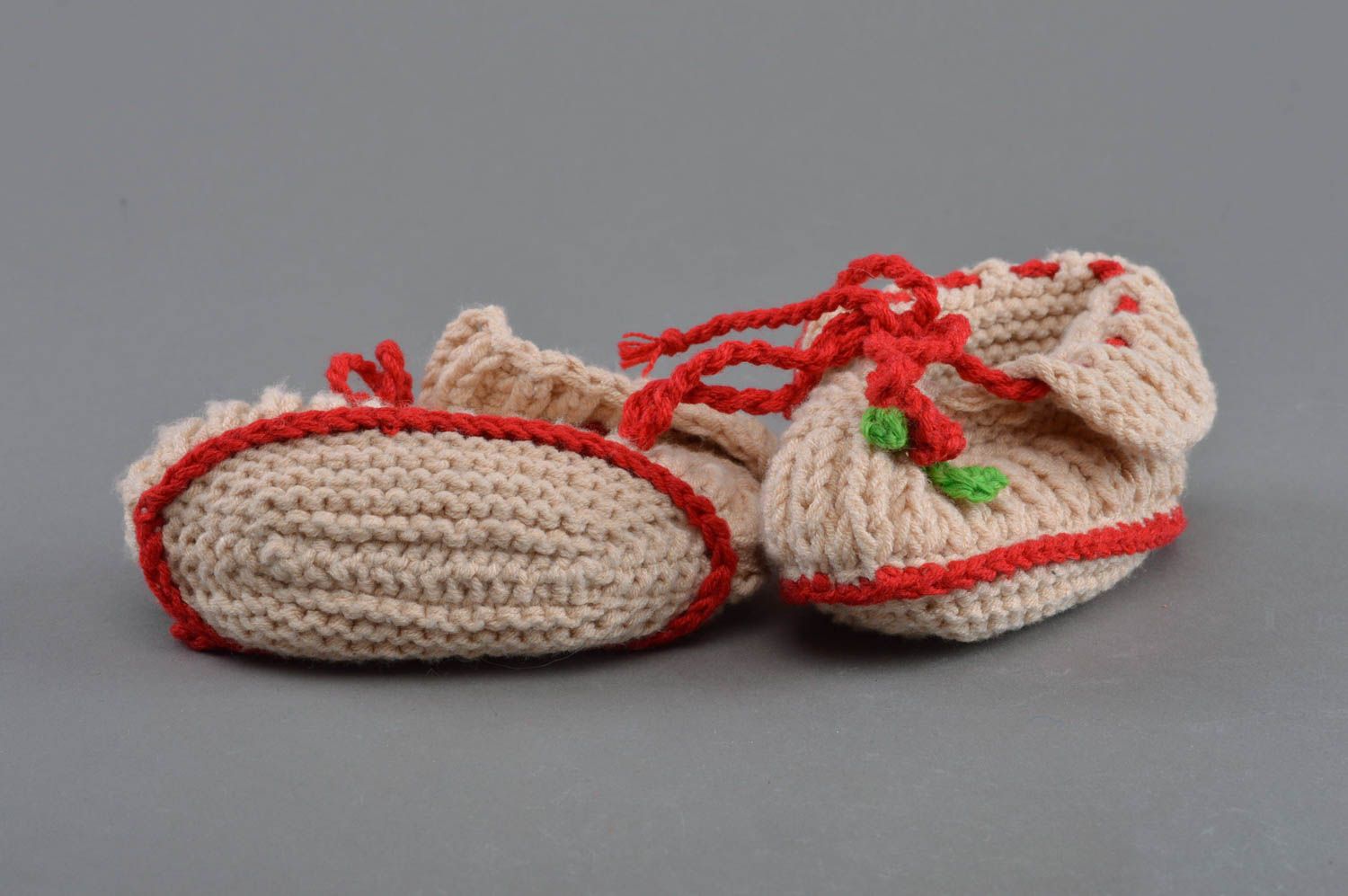 Теплые вязаные детские пинетки ручной работы из полушерсти на шнурочках  фото 3