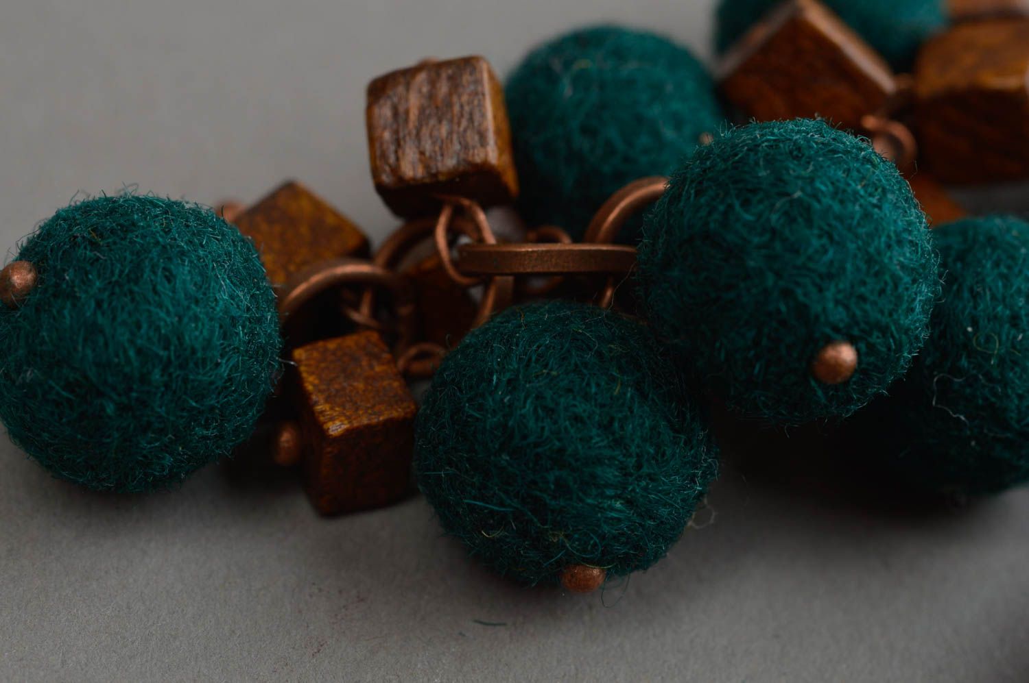 Orecchini di lana fatti a mano orecchini originali rotondi accessori donna
 foto 5