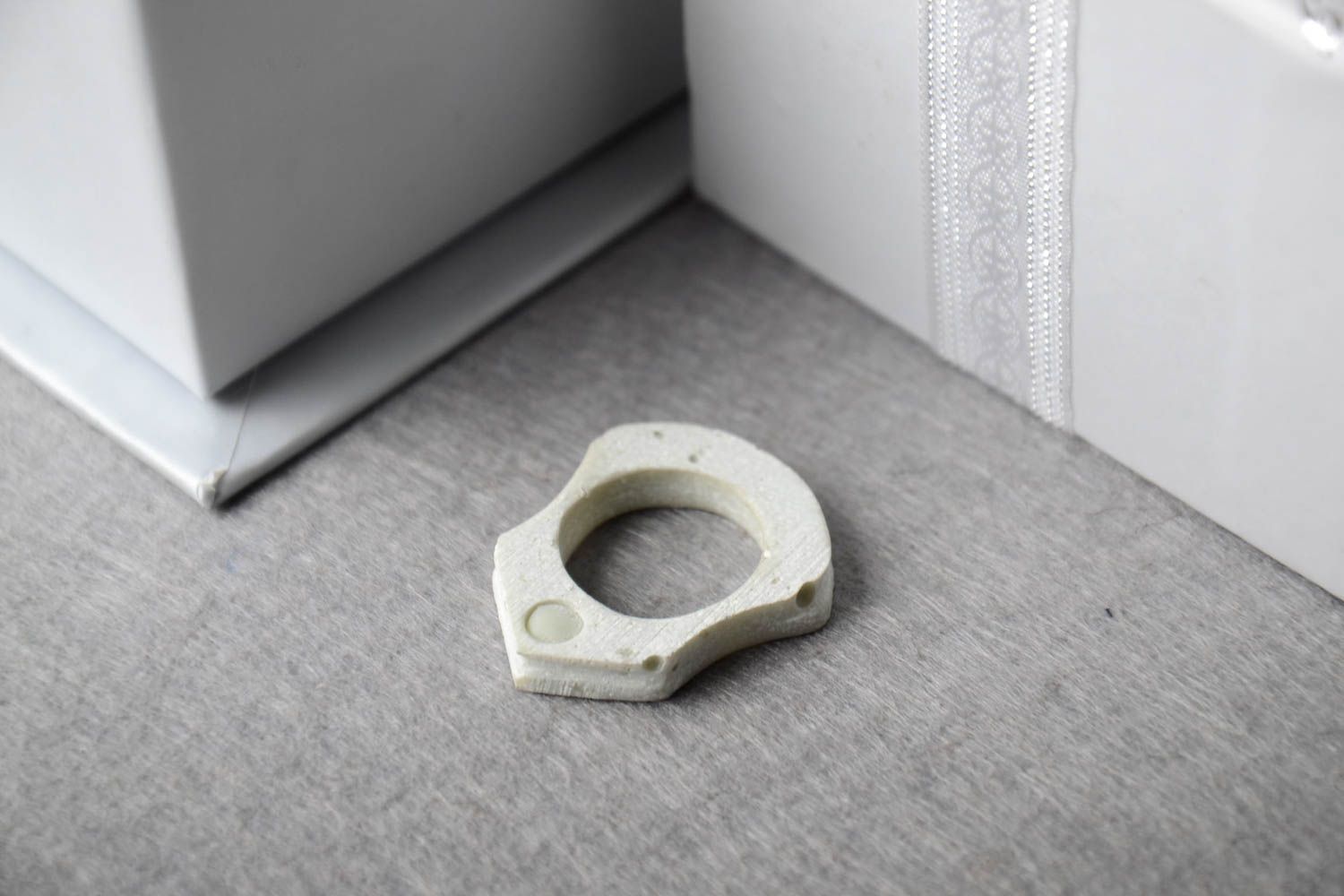 Кольцо ручной работы белое изящное кольцо из латуни женское кольцо модное фото 1