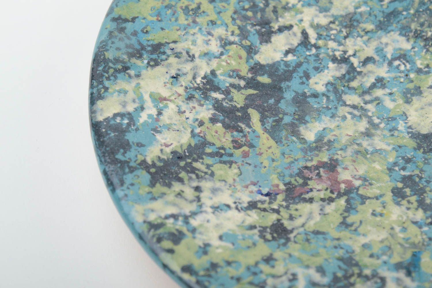 Глиняное блюдце круглое необычное глазурованное цветное ручной работы под чашку фото 3