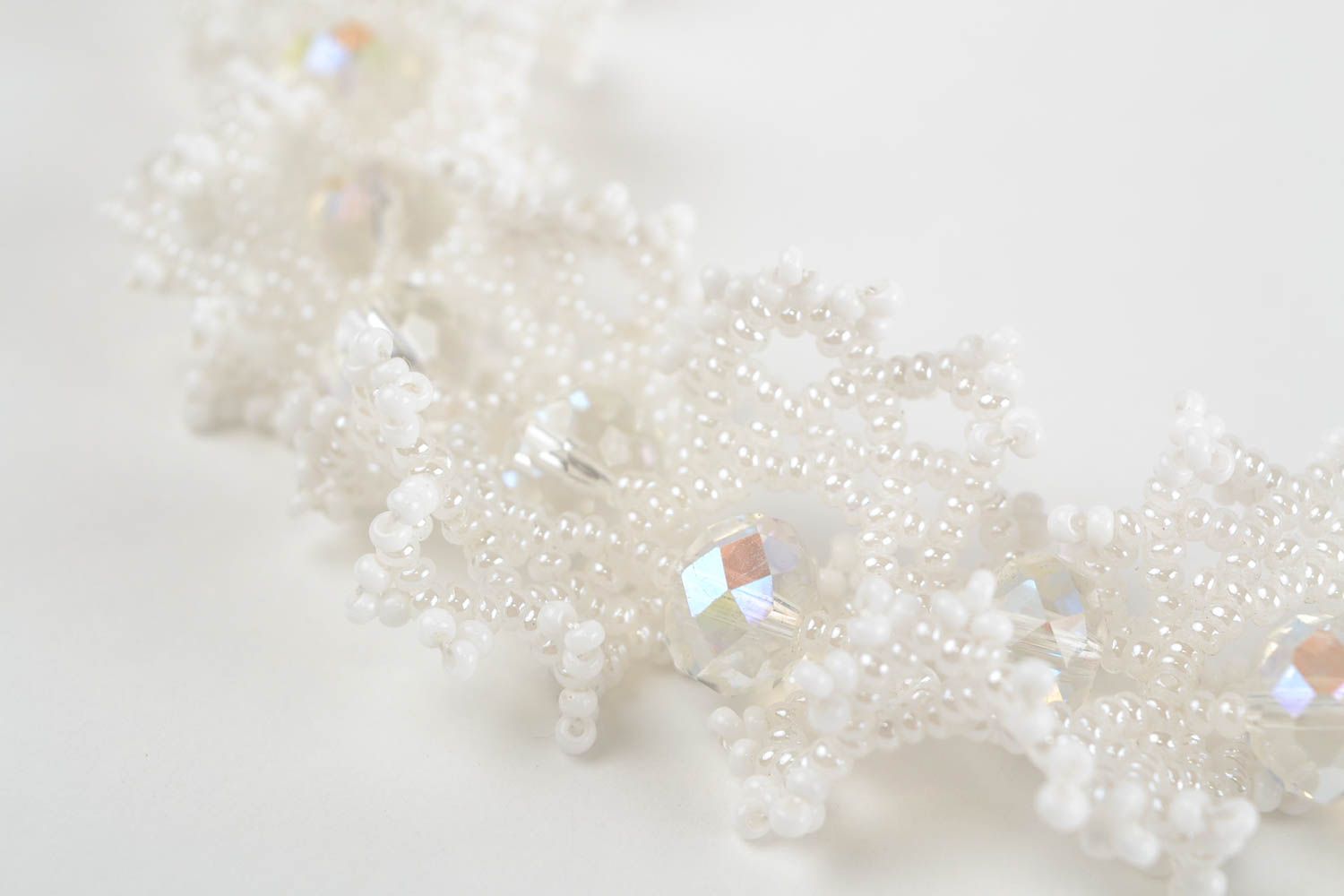 Massives Collier aus Glasperlen zart handgemacht elegant weiß schön für Damen foto 4