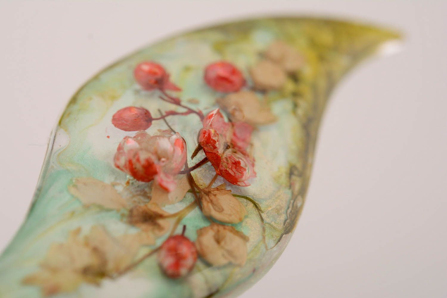 Orecchini con fiori secchi fatti a mano accessorio originale resina rpossidica foto 4