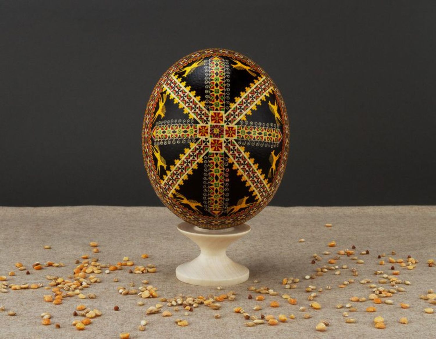 Pysanka made of ostrich egg photo 1