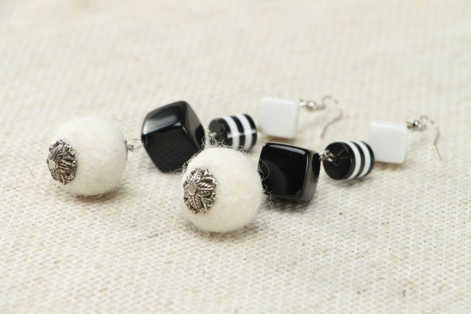 Earrings with black and white beads photo 2