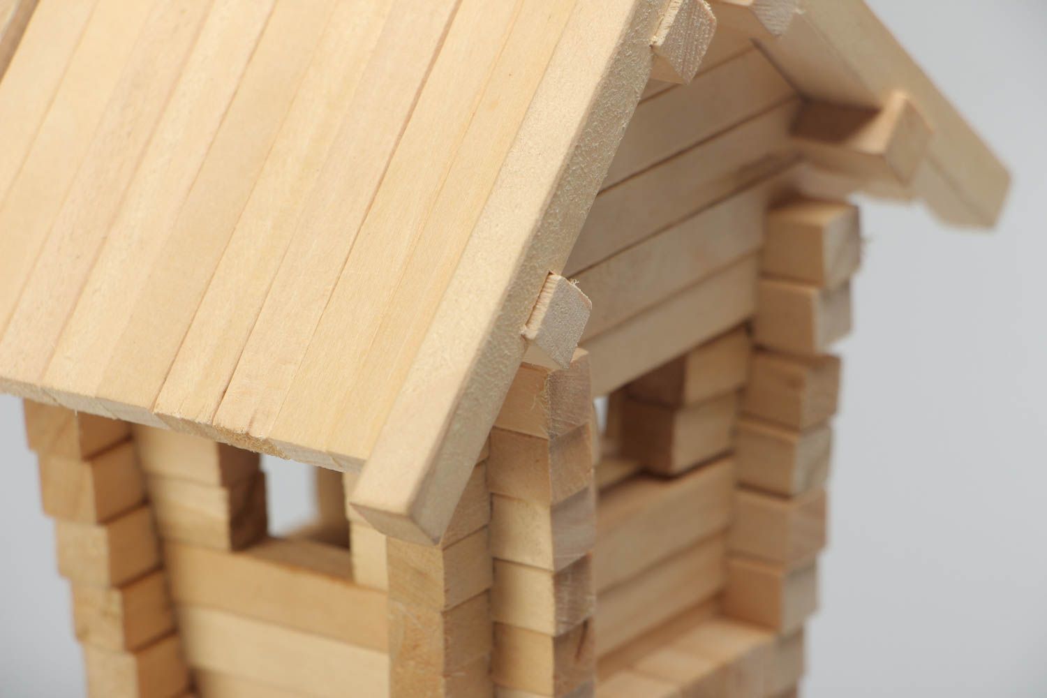 Jeu de construction de maison en bois écologique de sapin 79 pièces fait main photo 4