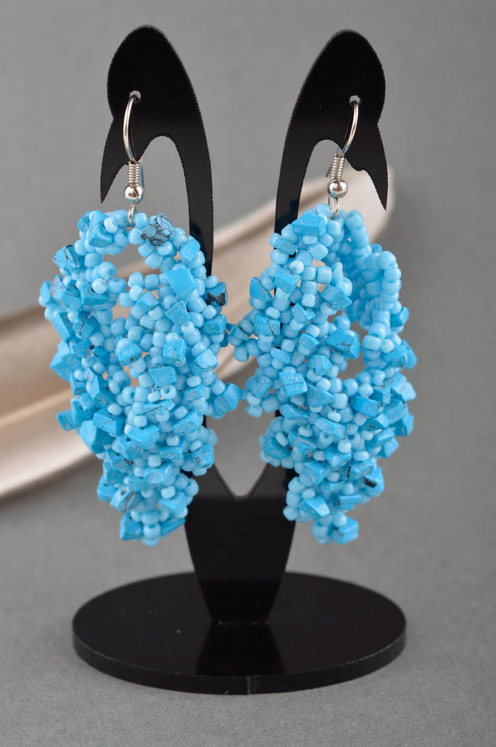 Orecchini di perline fatti a mano accessorio originale bello da donna azzurri foto 1
