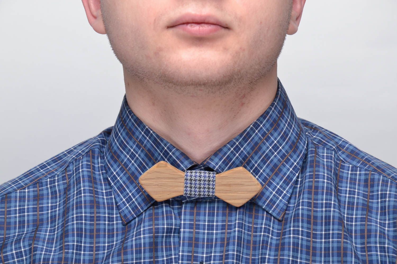 Wooden bow tie of unusual shape photo 2