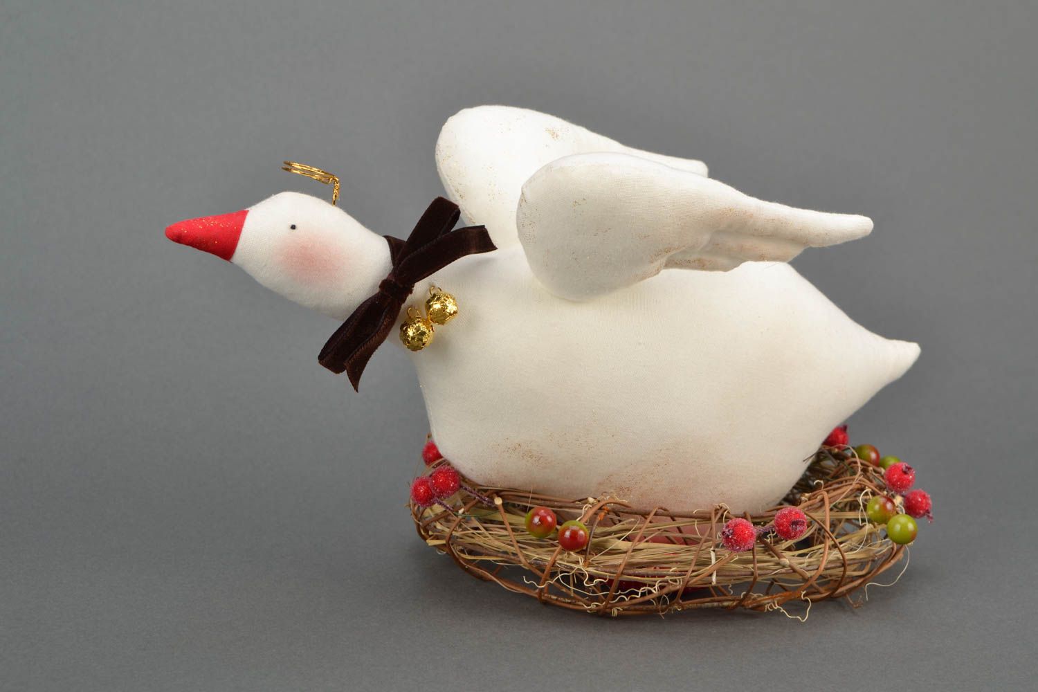 Jouet décoratif en tissu de coton fait main pour maison Oie dans le nid photo 1
