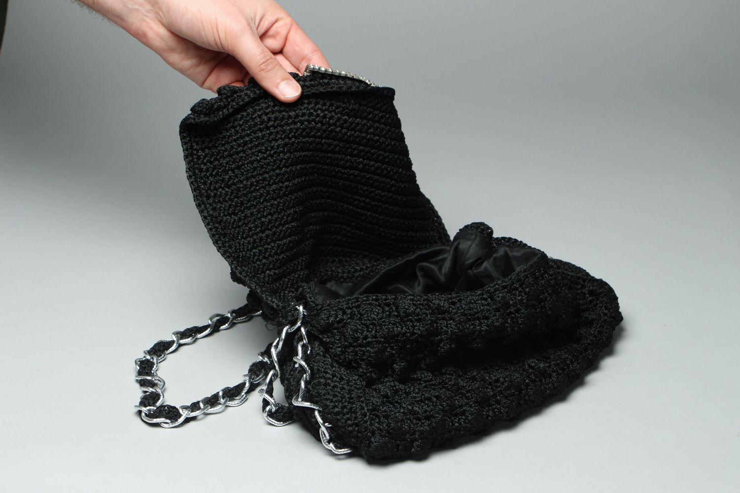 Black crochet women's shoulder bag photo 4