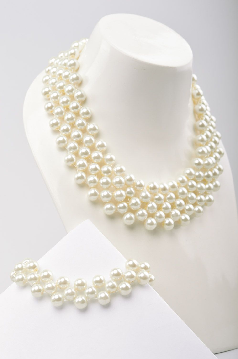 Conjunto de pulsera y collar de perlas artificiales set de accesorios artesanales foto 1