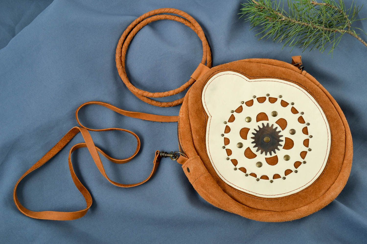 Handmade Damen Ledertasche Accessoire für Frauen kleine Umhängetasche in Braun foto 1