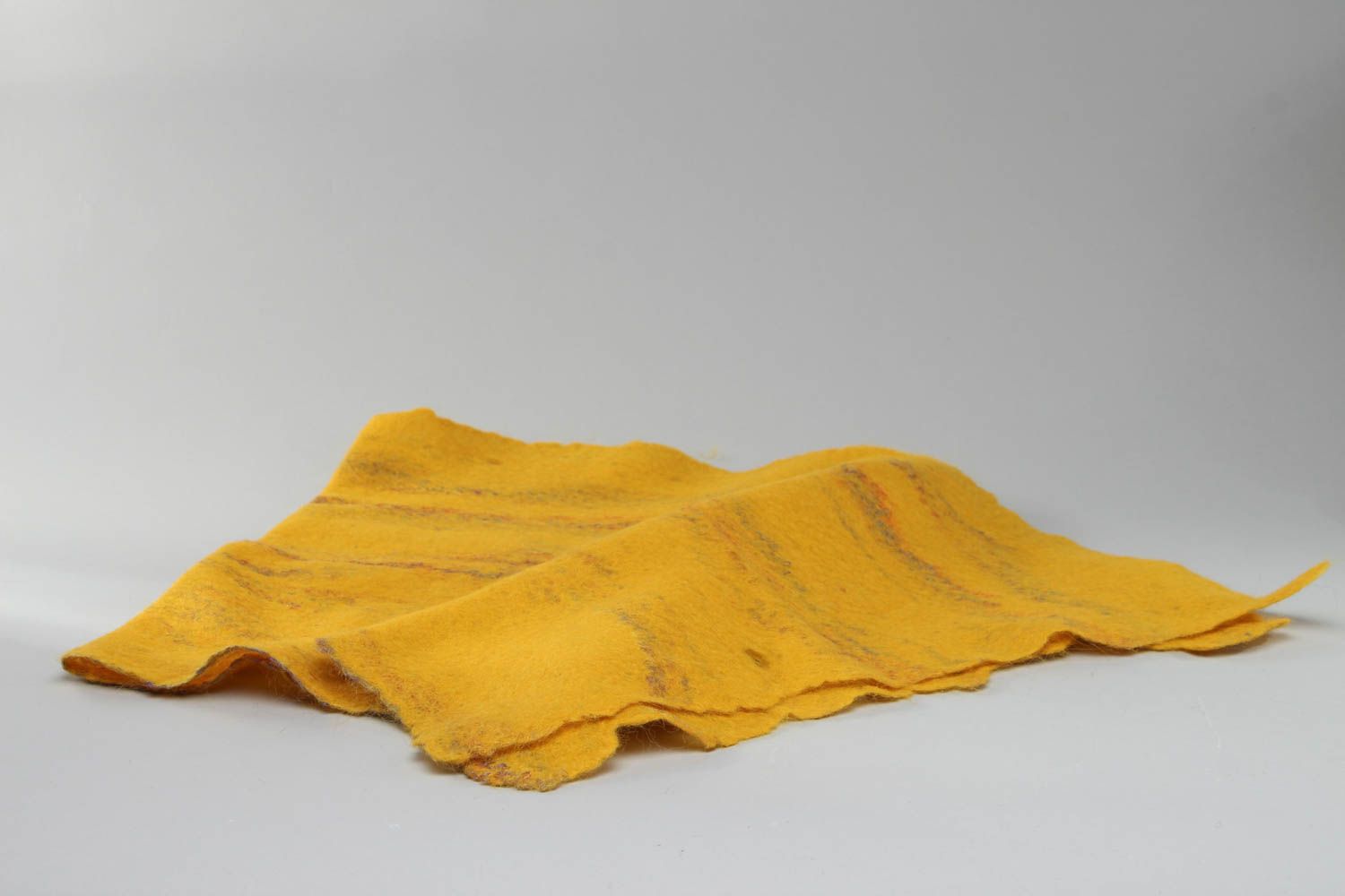 Ярко-желтый теплый шарф из шерсти фото 2