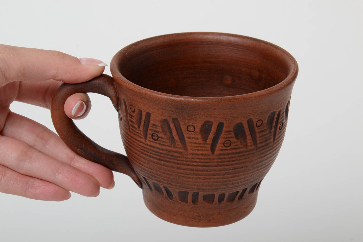 13 oz clay cup in red clay for coffee with handle and rustic pattern photo 5