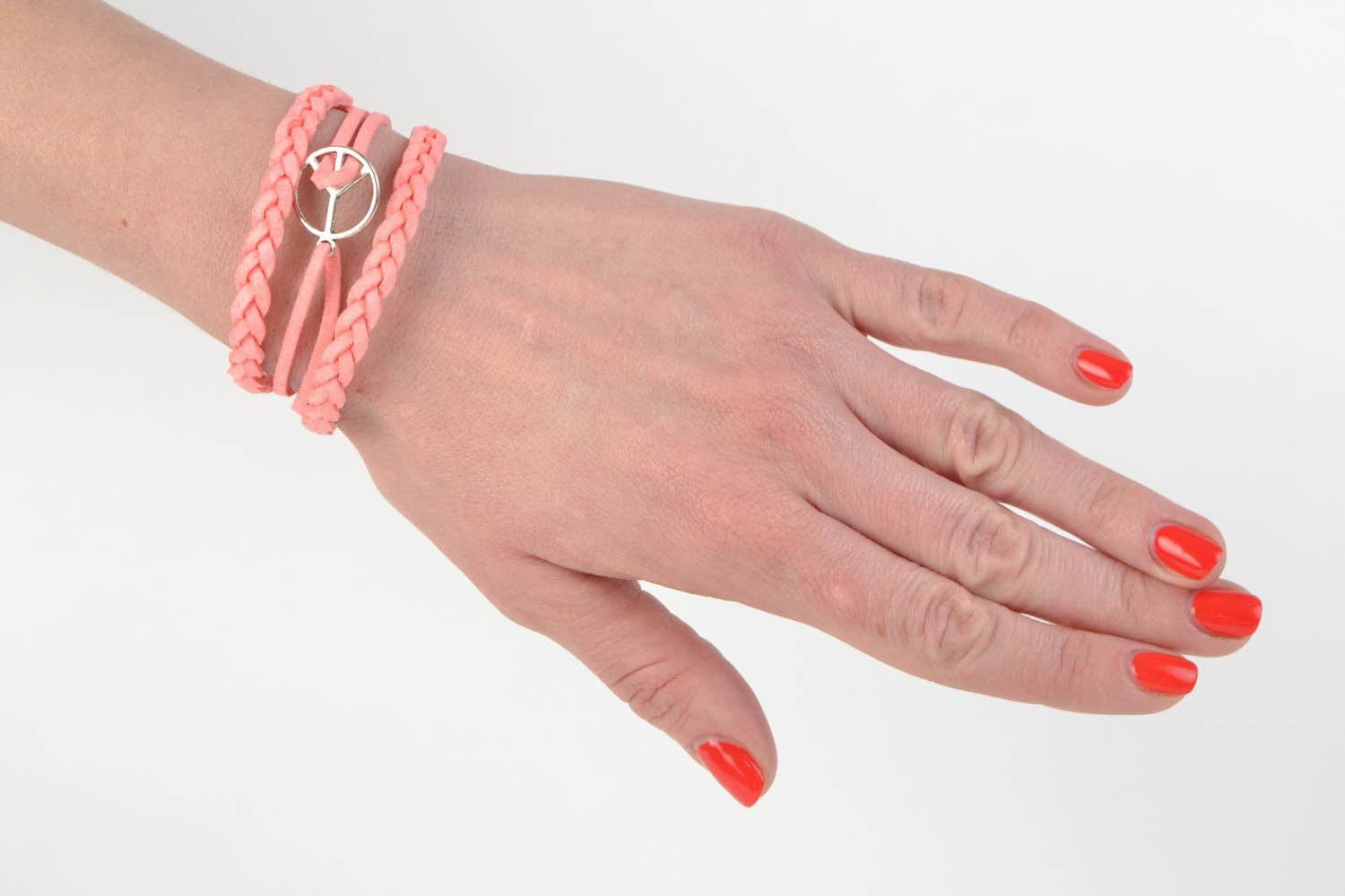 Bracelet en daim lacets tressés roses avec symbole de paix en métal fait main photo 2