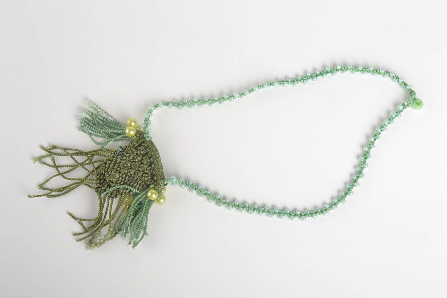 Pendentif macramé Bijou fait main vert perles de rocaille fils Cadeau femme photo 3