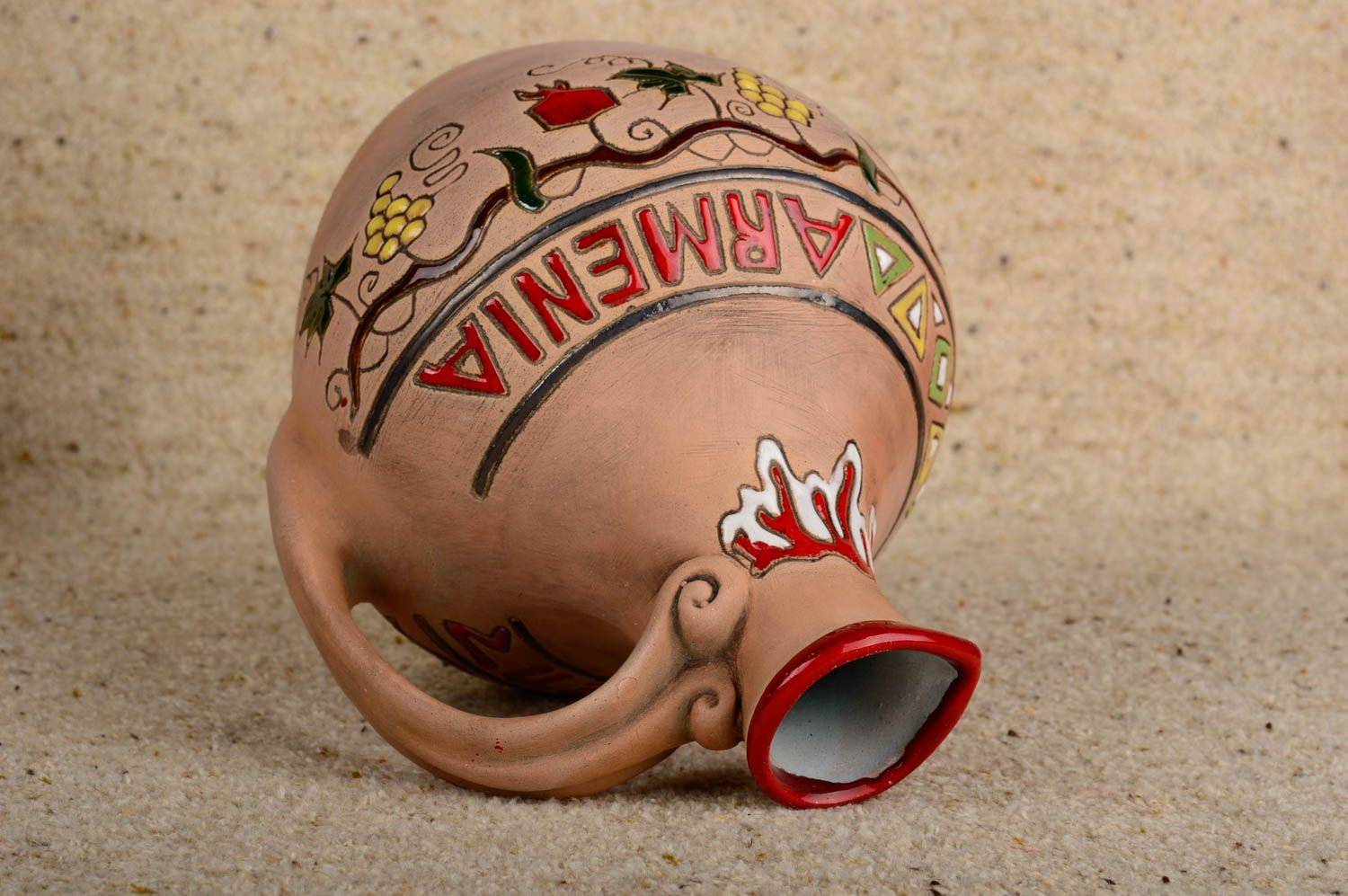 Jarro de cerámica hecho a mano accesorio de cocina elemento decorativo foto 2