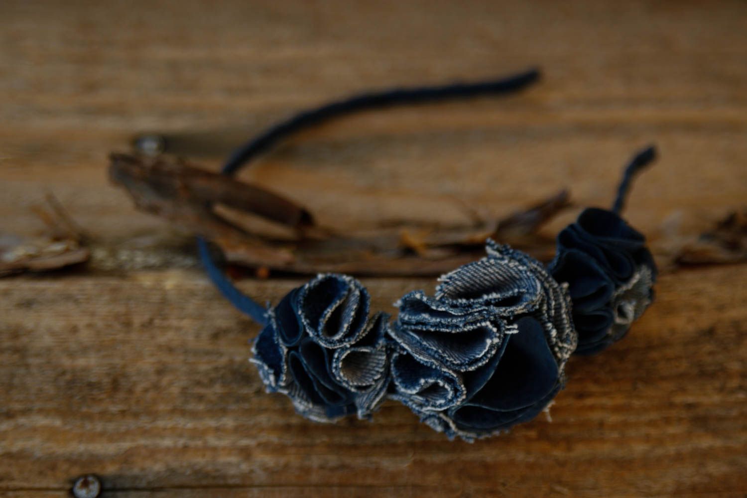 Handmade Blumen Haarreif Accessoire für Frauen Haar Schmuck aus Jeans und Stoff foto 1
