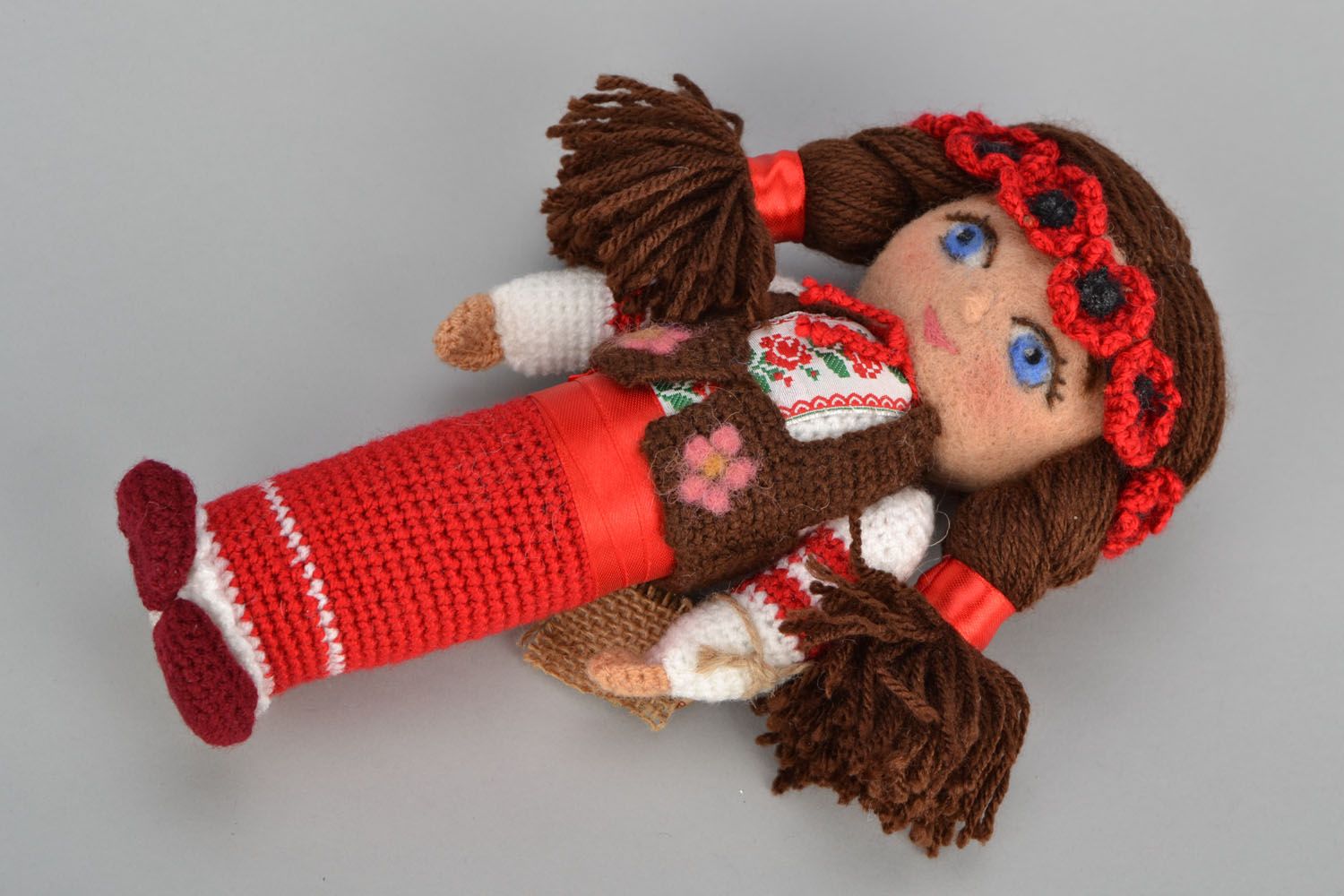 Muñeca artesanal con traje nacional  foto 3