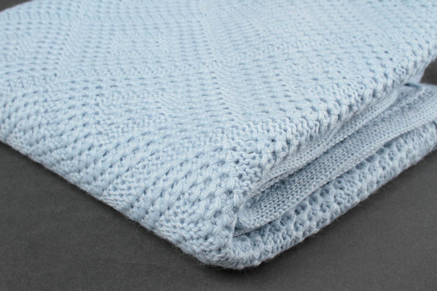 Одеяло ручной работы детское одеяло из пряжи вязаное одеяло голубое красивое фото 3