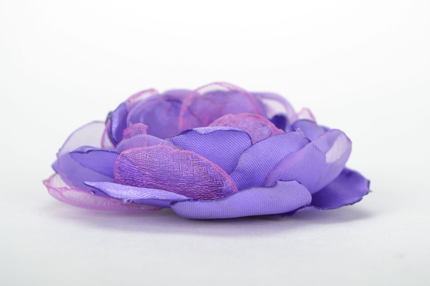 Broche de tecido feito à mão em forma da flor Mistério foto 4