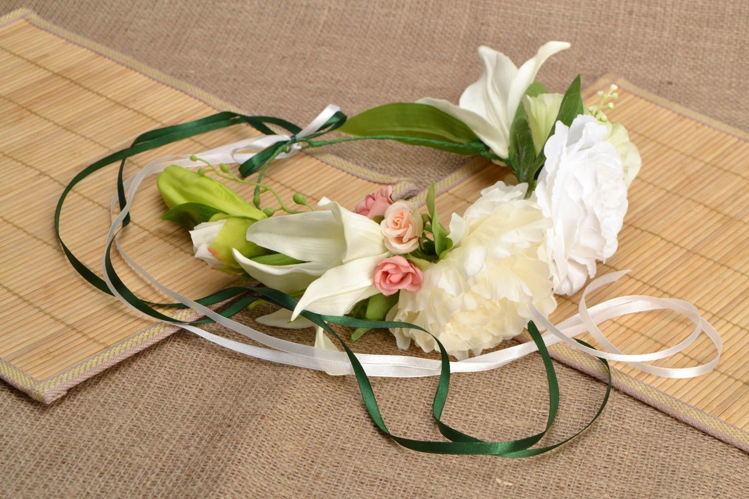 Large headband with artificial flowers photo 1