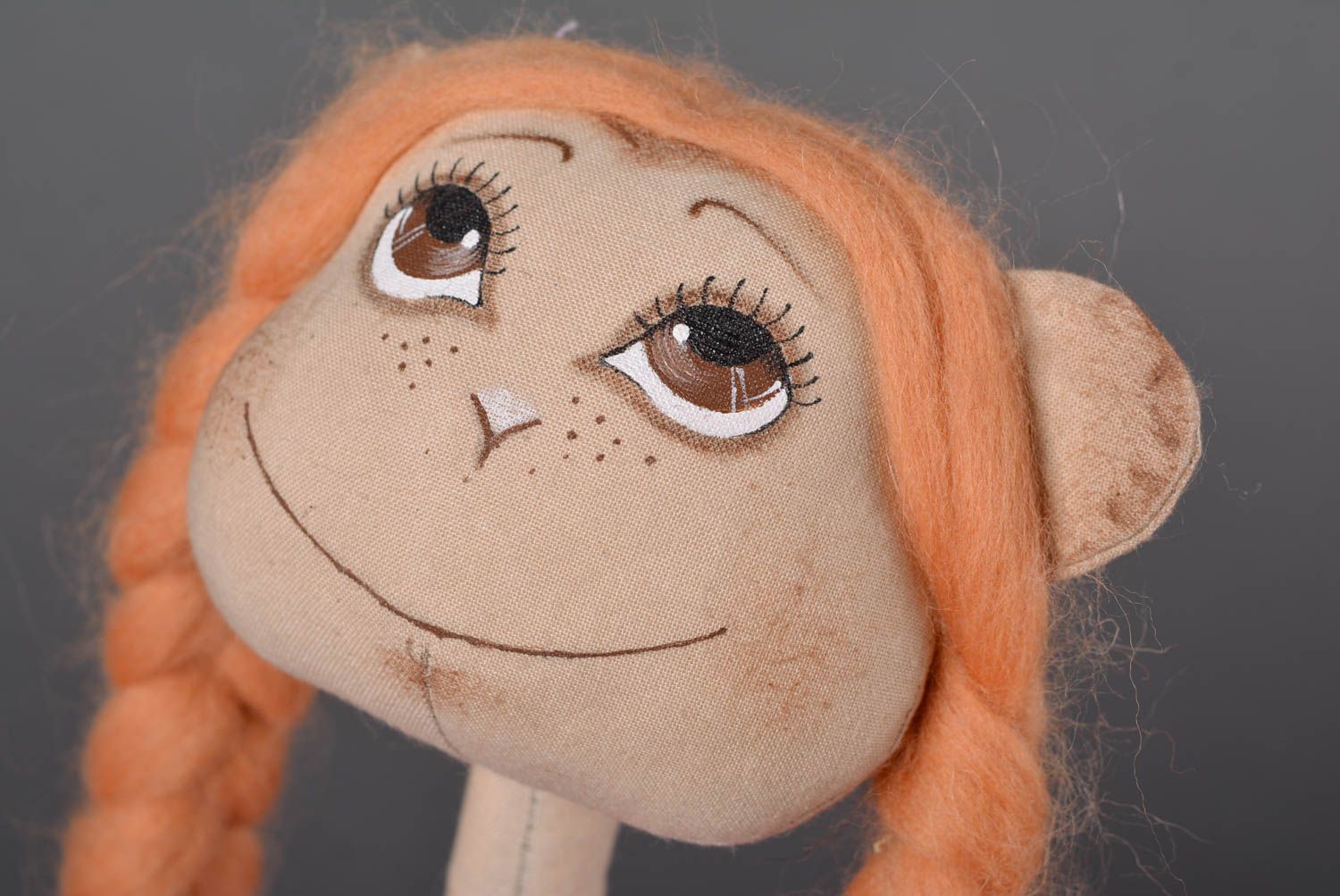 Handmade Kuscheltier Affe im rosa Kleid Stoff Spielzeug Geschenk für Kinder  foto 2