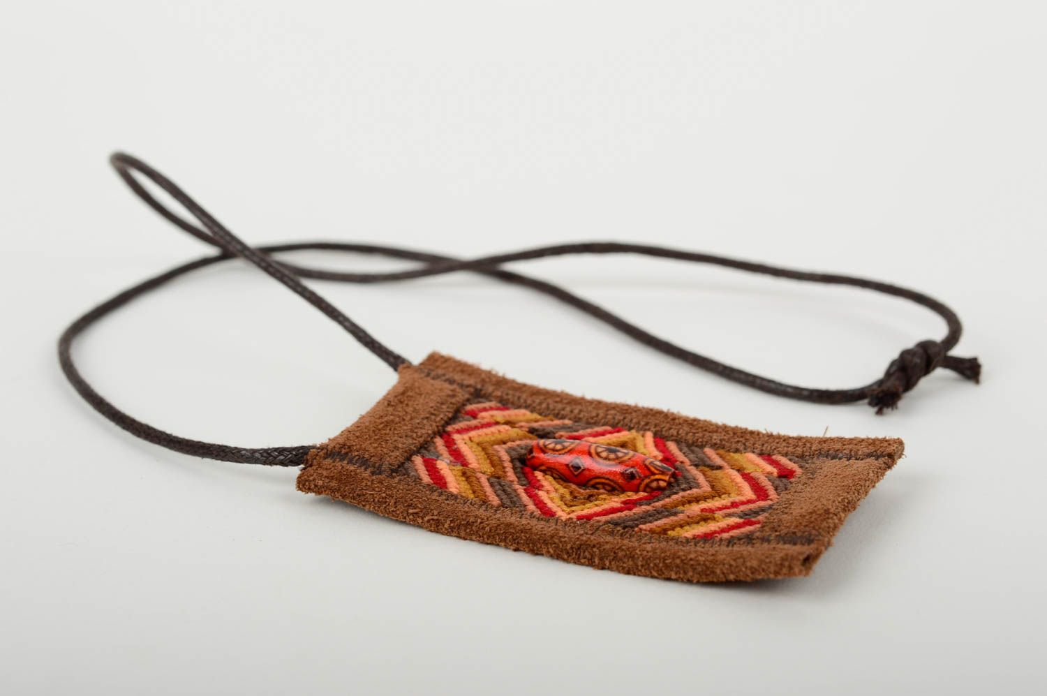 Handmade Schmuck Halskette mit Anhänger Frauen Accessoire schöner Schmuck  foto 3
